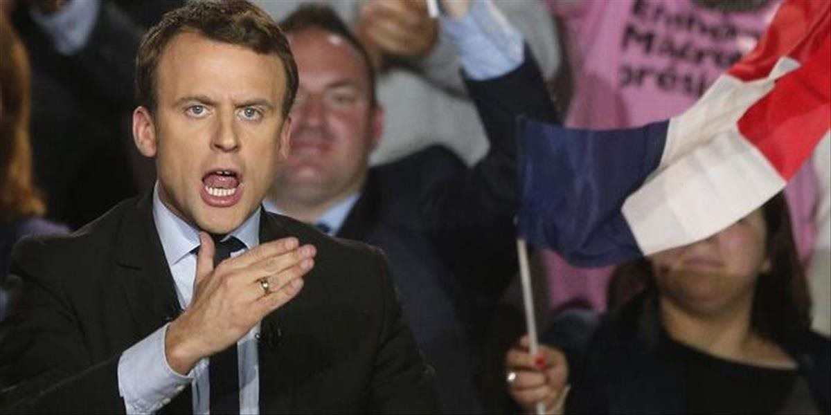 Macron v prieskumoch stále vedie, večer sa koná debata prezidentských kandidátov