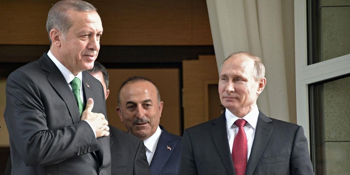 Erdogan a Putin sa dohodli na vytvorení bezpečných zón v Sýrii a na spolupráci pri nastolovaní mieru v tejto oblasti