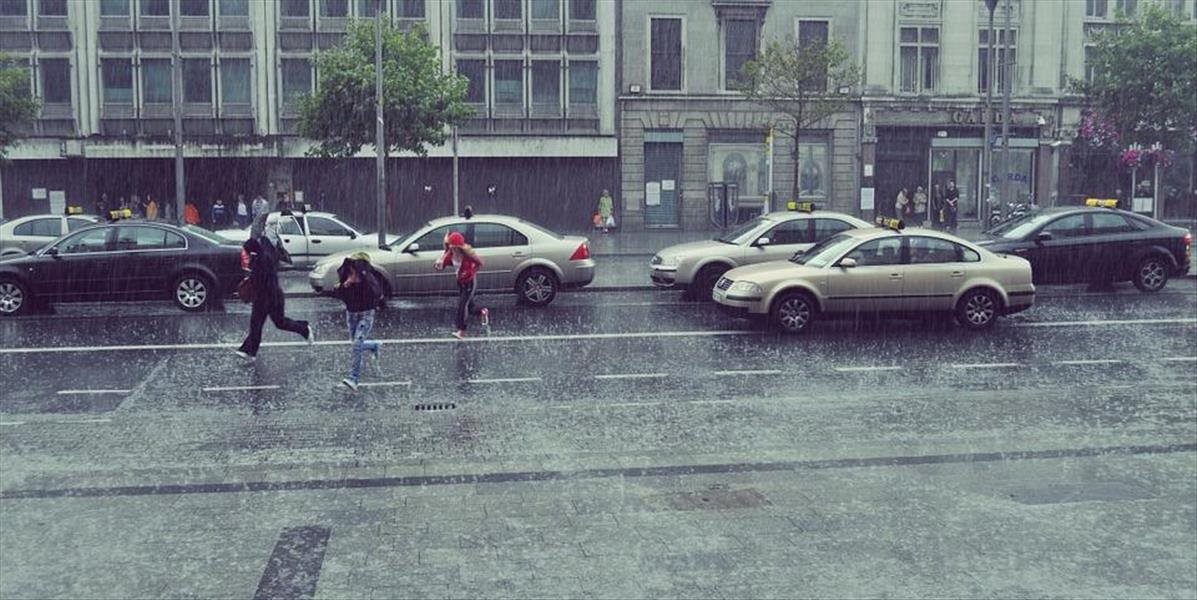 SHMÚ upozroňuje na silný dážď! Opatrnosť zvýšte v okresoch Košice-okolie a Trebišov