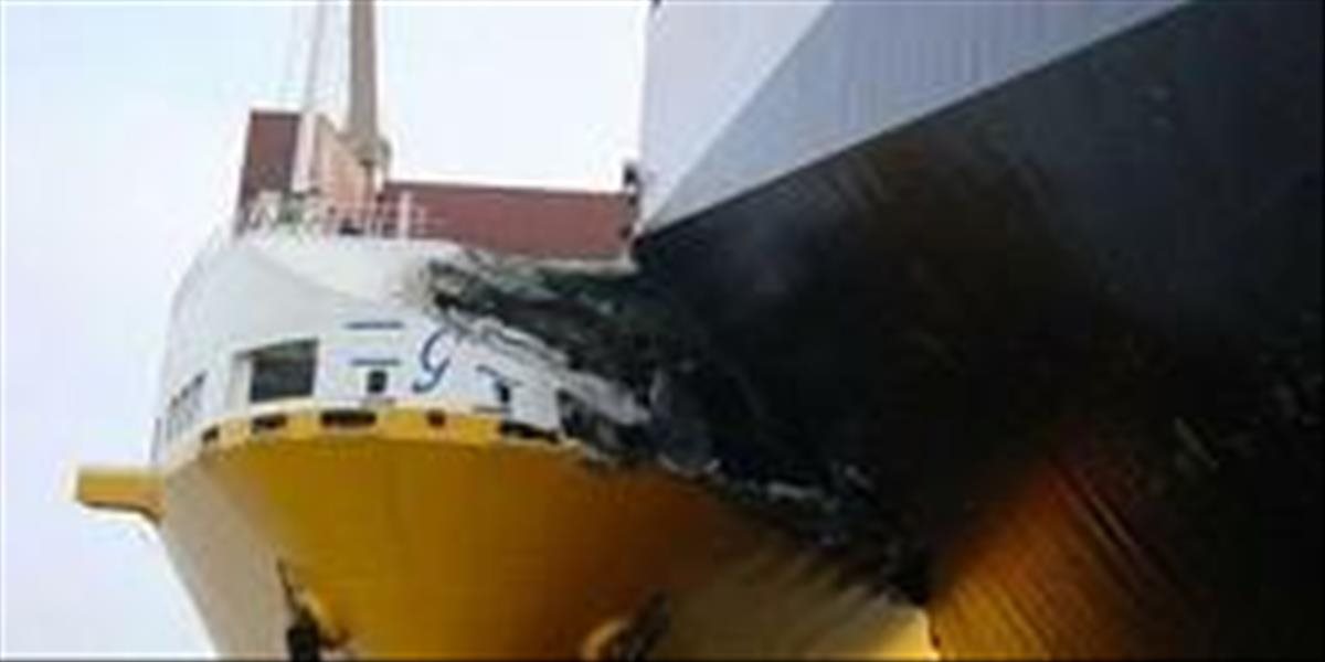 Pri Ostrihome sa zrazili lode z Ukrajiny, jeden človek sa zranil