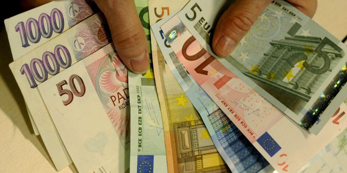 Česká koruna voči euru neposilnila tak, ako sa pôvodne predpokladalo
