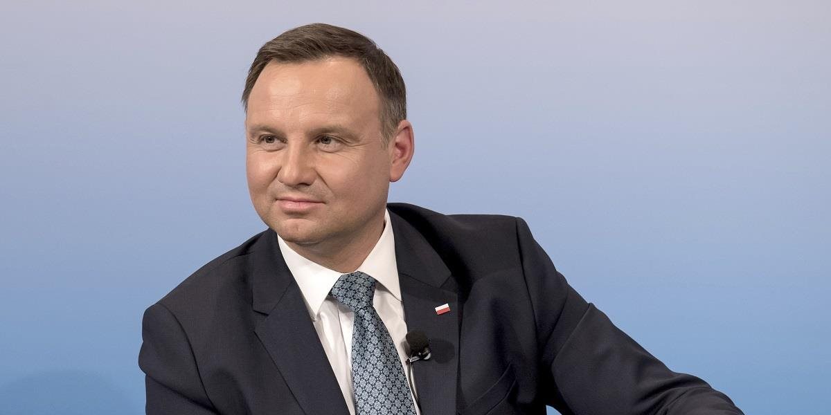 Poľský prezident zablahoželal Macronovi k víťazstvu v prezidentských voľbách