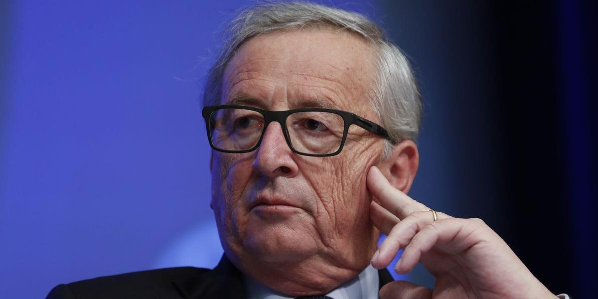 Juncker vyzval Macrona na zníženie verejných výdavkov Francúzska, finančnú situáciu považuje za dlhodobo neudržateľnú
