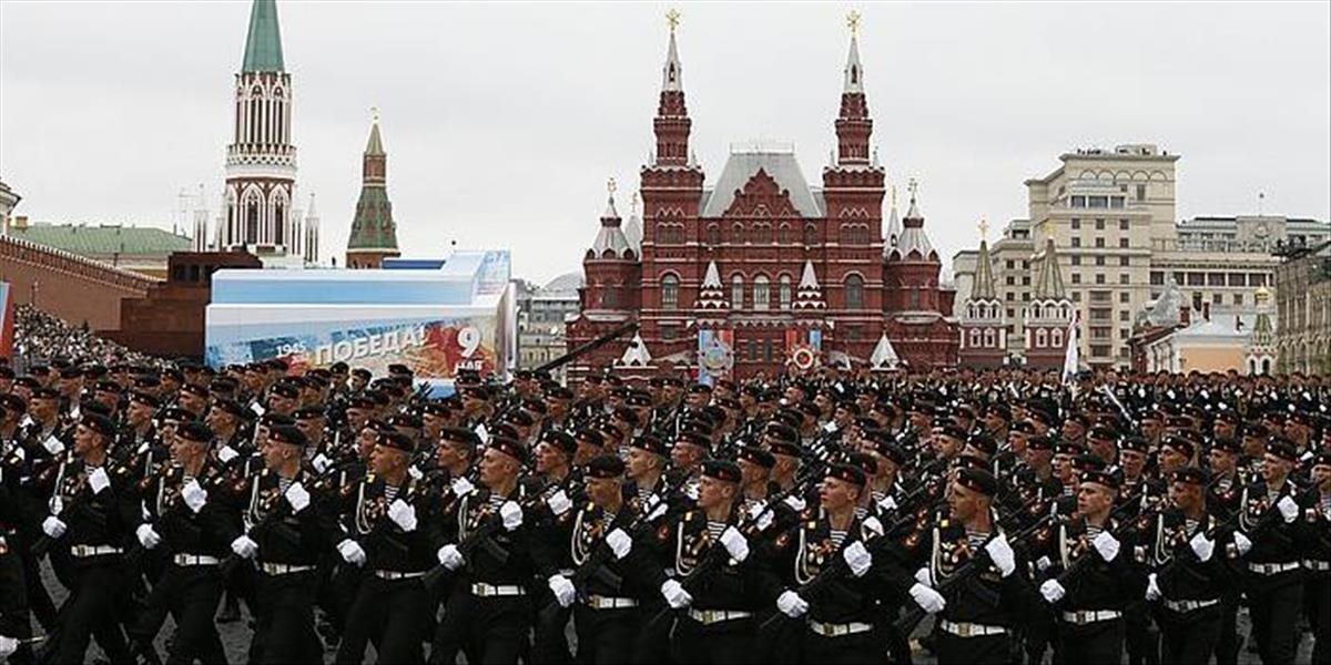 FOTO Na Červenom námestí v Moskve sa začala vojenská prehliadka ku Dňu víťazstva