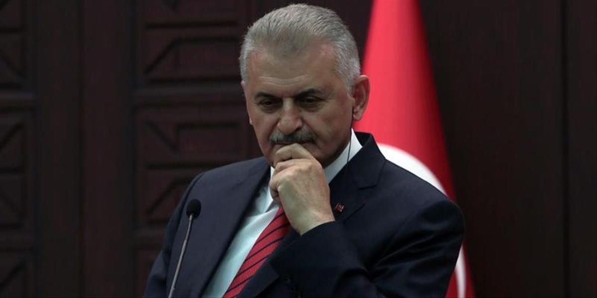 Yildirim: Nie je možné, aby USA porazili jednu teroristickú skupinu tým, že podporia inú