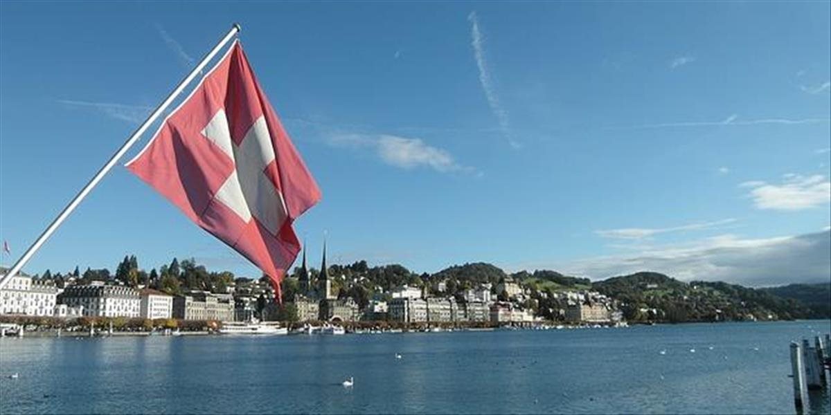 Švajčiarsko obmedzí Rumunom a Bulharom prístup na svoj pracovný trh