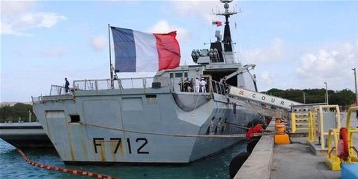 Vojenské cvičenia štyroch krajín zrušili po nehode francúzskej lode