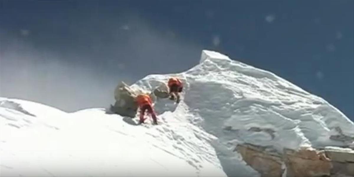 VIDEO Prvý manželský pár pokoril všetkých 14 najvyšších štítov Himalájí