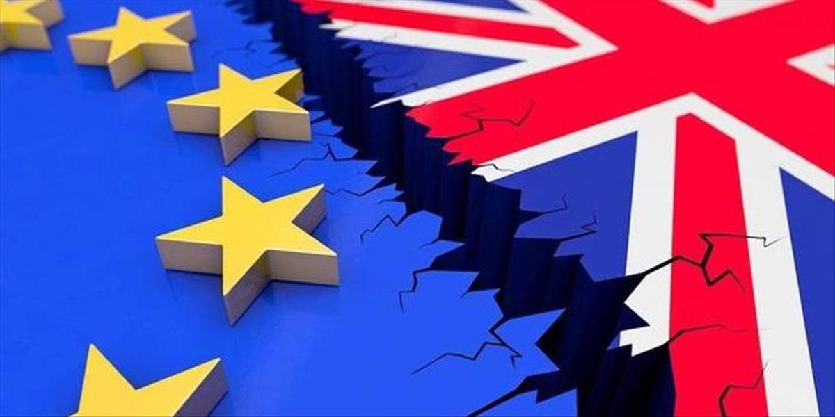 Občania EÚ sú podľa prieskumu za tvrdé rokovania o brexite