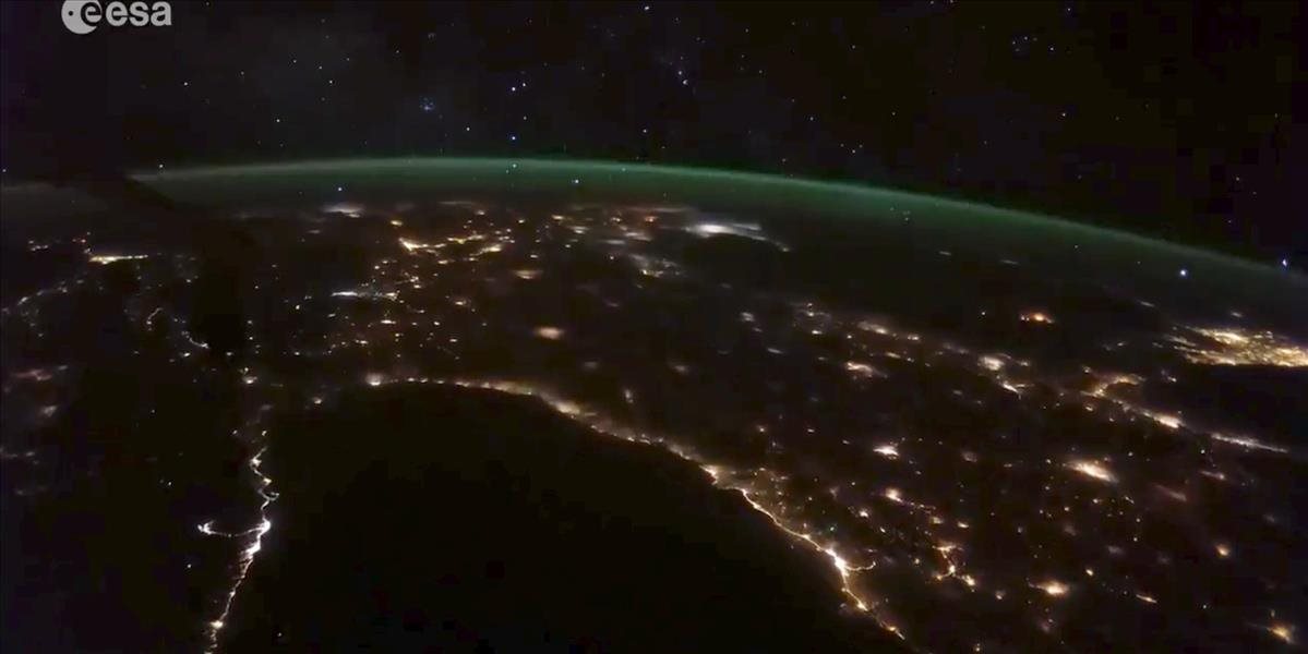 Francúzsky astronaut na ISS upozornil na žiarivé osvetlenie ciest v Belgicku