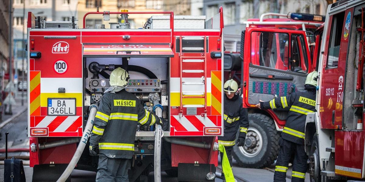 Košickí hasiči zasahovali pri požiari strechy