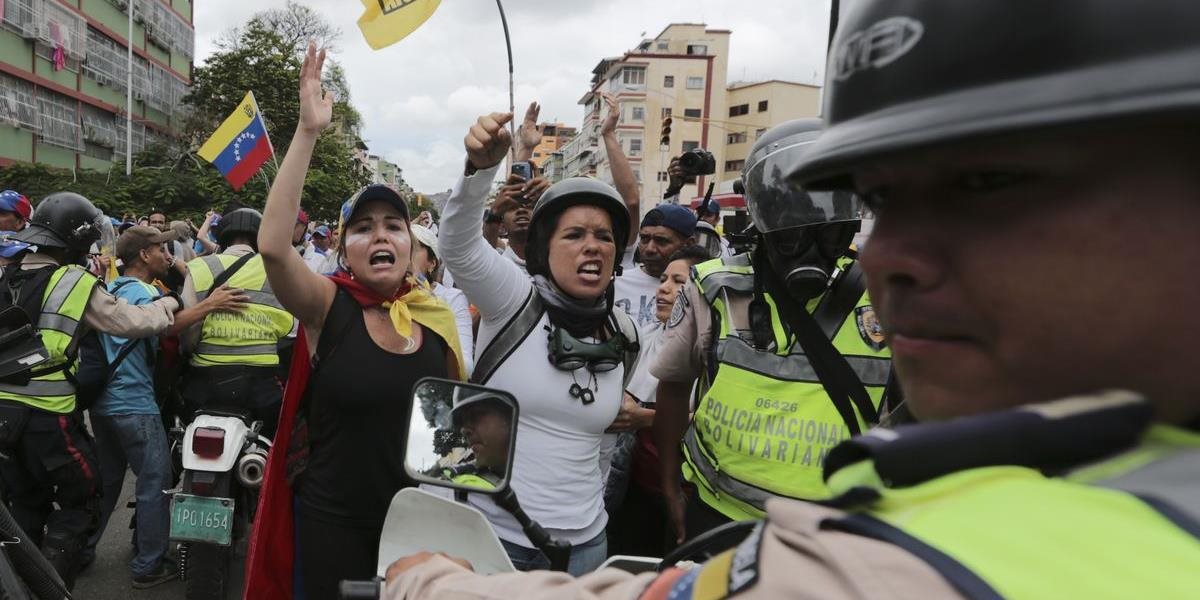 Stovky žien vo Venezuele demonštrovali počas Dňa matiek proti násiliu v krajine