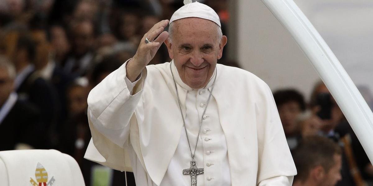 Pápež poslal blahoželanie novému francúzskemu prezidentovi