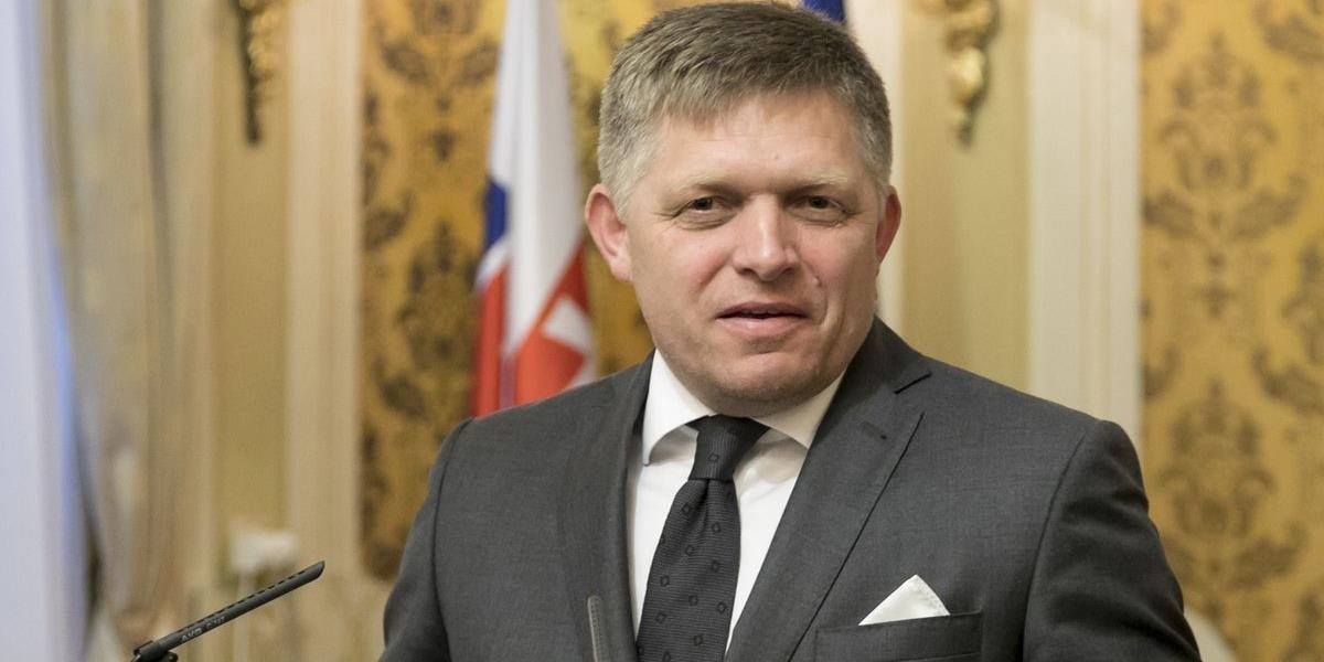 Fico: Za klientske centrum v Bratislave si minister vnútra zaslúži kyticu