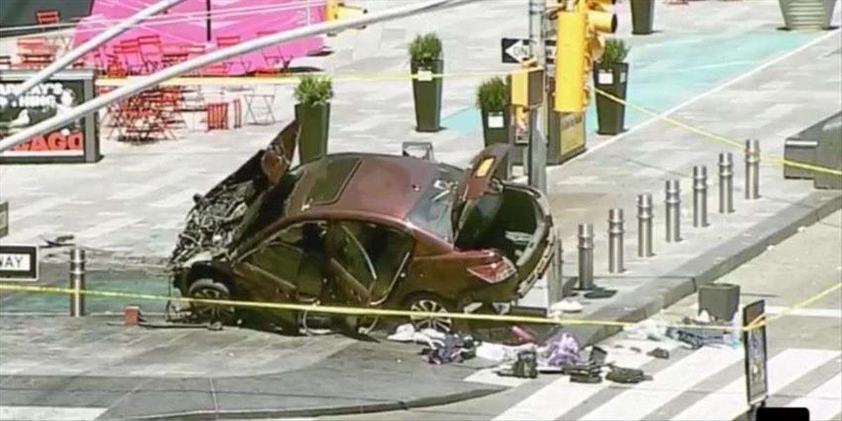 VIDEO naživo: Do ľudi na Times Square v New Yorku vrazilo auto, za volantom bol bývalý vojenský námorník