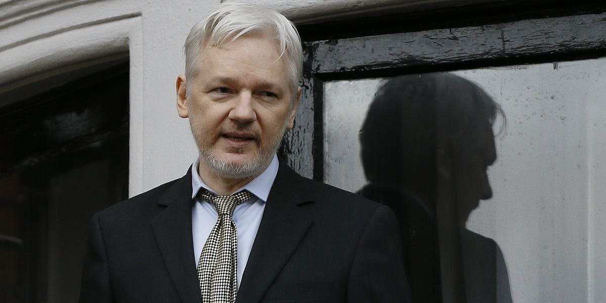 Švédska prokuratúra zastavila vyšetrovanie Assangea obvineného zo znásilnenia