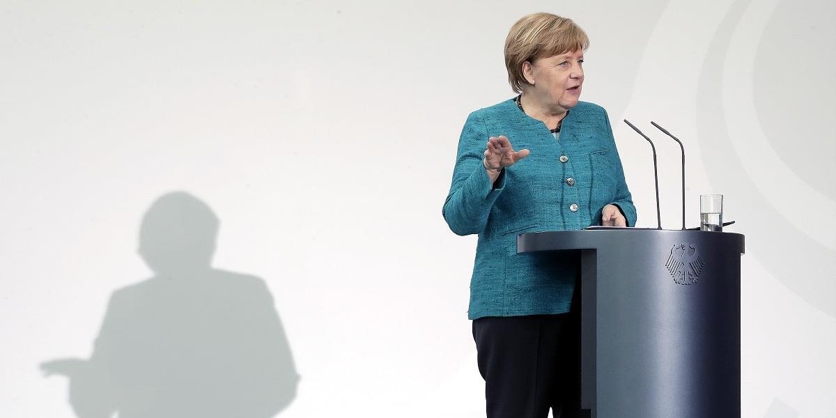 Merkelová sa na stretnutí s Porošenkom vyslovila za obnovenie mierových rokovaní