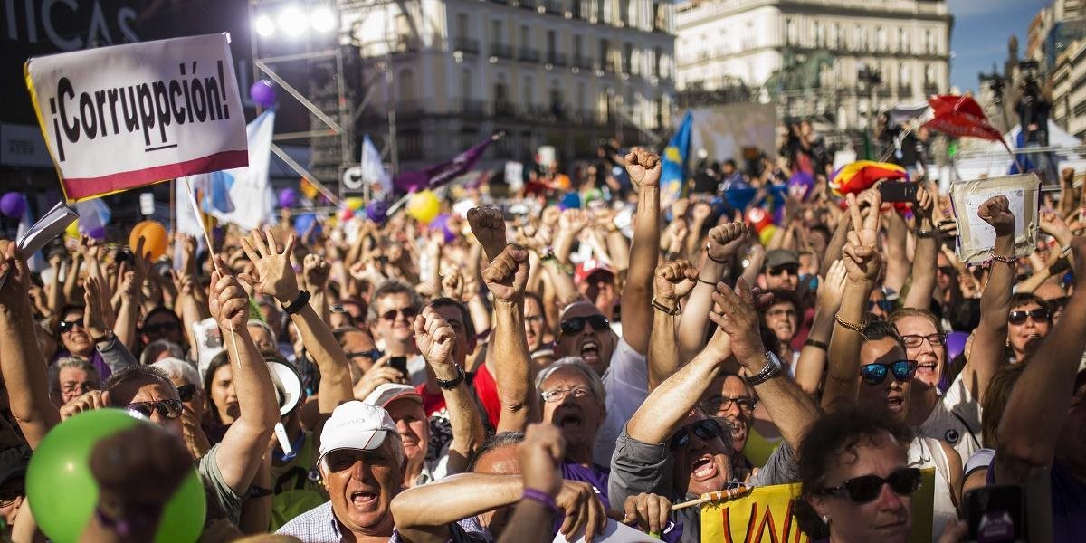 V Španielsku sa demonštrovalo za vyslovenie nedôvery premiérovi Rajoyovi