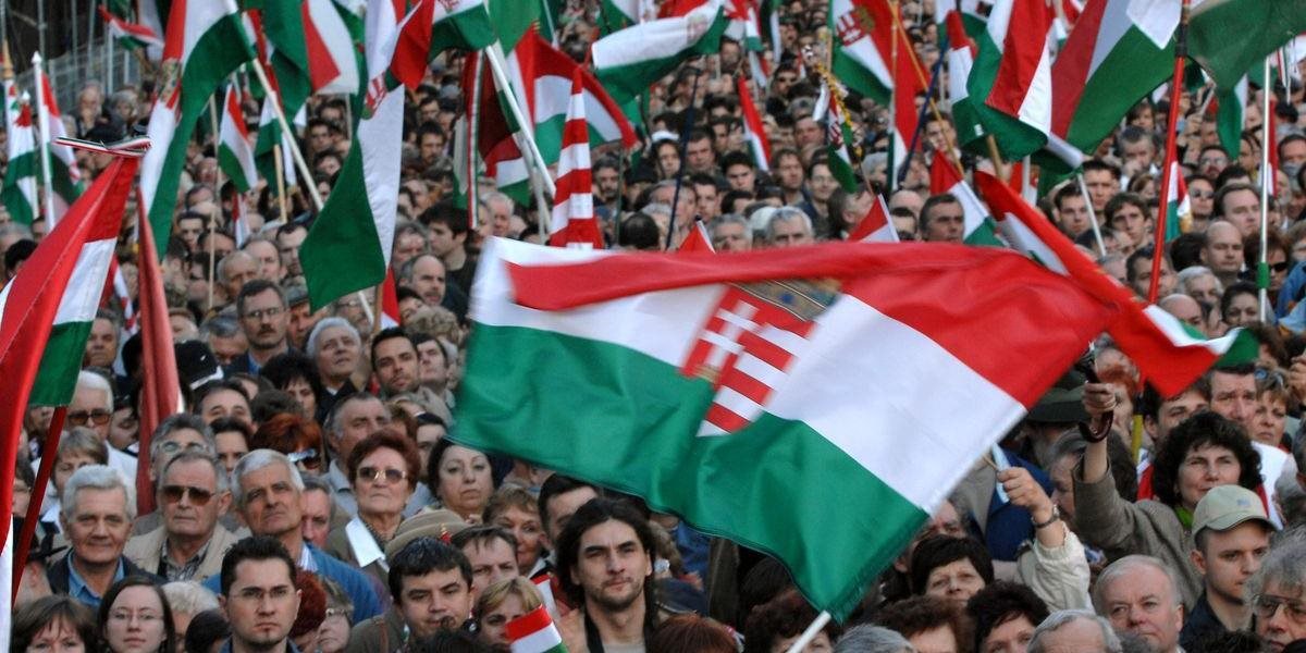 VIDEO Tisíce Maďarov včera protestovalo proti Orbánovi a korupcii vo vládnych kruhoch