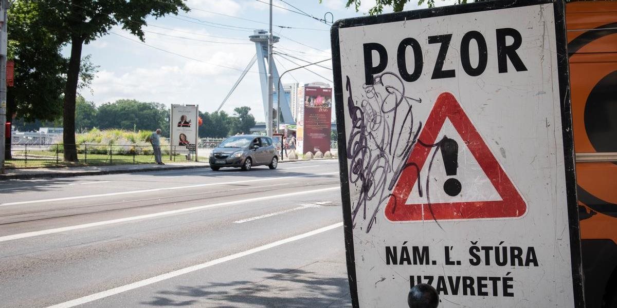 Polícia upozorňuje na dopravné obmedzenia v Bratislave počas konferencie GLOBSEC