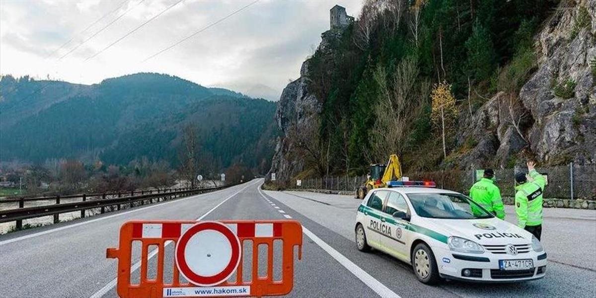 Polícia upozorňuje na úplnú uzáveru cesty I/18 pod hradom Strečno