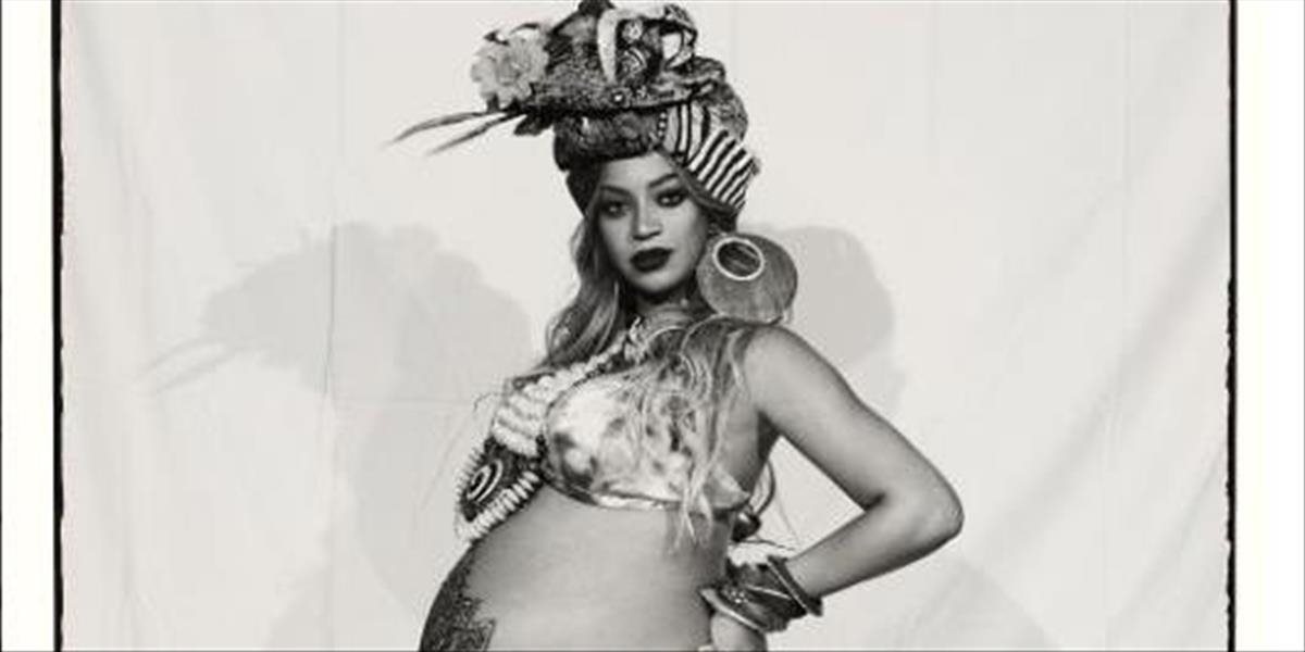 Tehotná Beyoncé to už má za pár! Megabrucho vystavovala na obdiv len v podprsenke