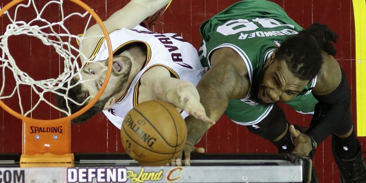 NBA: Irving s podrvrtnutým členkom potiahol Cleveland