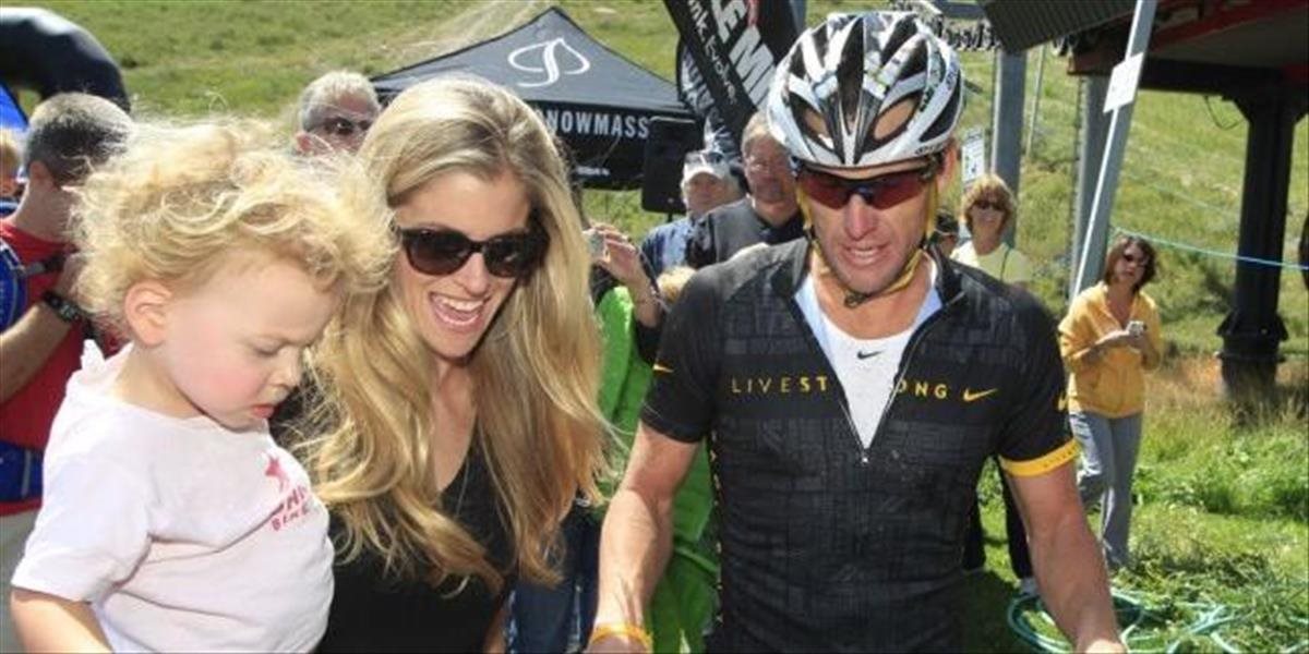 Kontroverzný cyklista Armstrong sa zasnúbil! Chce si vziať dlhoročnú priateľku Annou Hansenovou