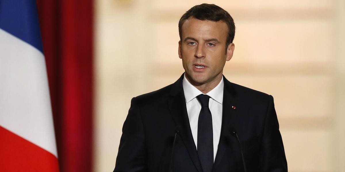 Macron chce predĺženie výnimočného stavu v krajine a vytvoriť stály štáb boja proti terorizmu