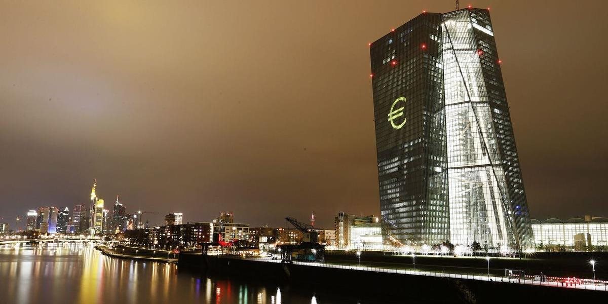 Centrálna banka EU utlmila očakávania skorého zvyšovania sadzieb