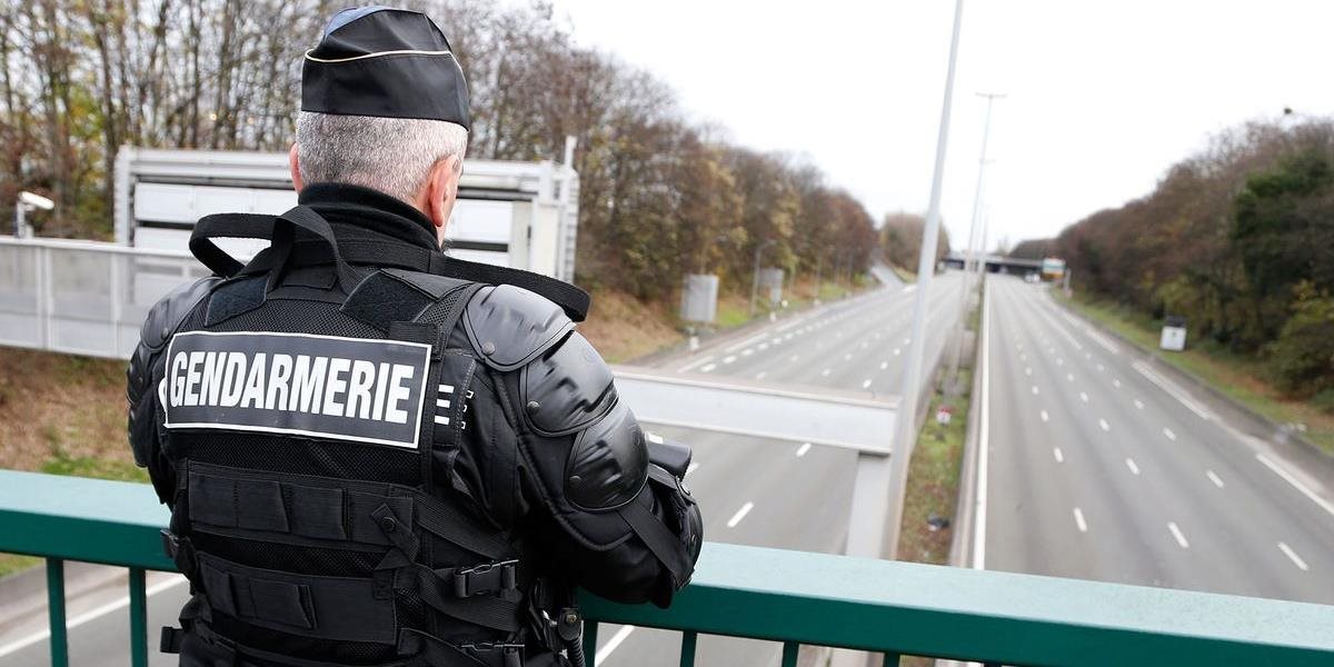 Francúzska polícia zadržala lupičov s miliónmi z peňažného transportu