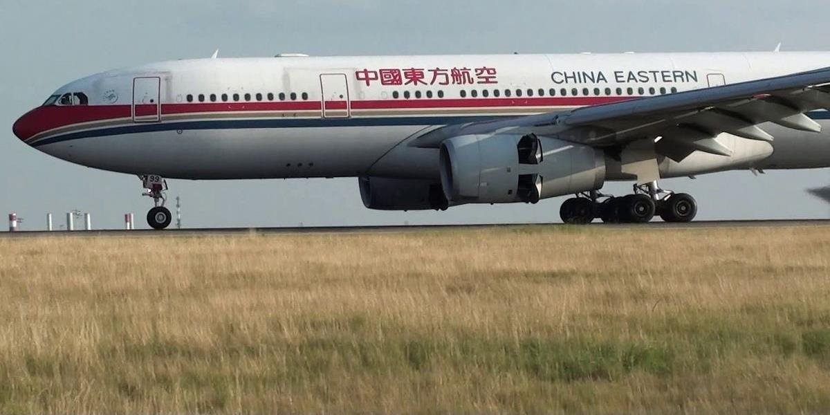 Intenzívne zrážky viedli na letisku v Hongkongu k nehode čínskeho lietadla so 141 osobami na palube