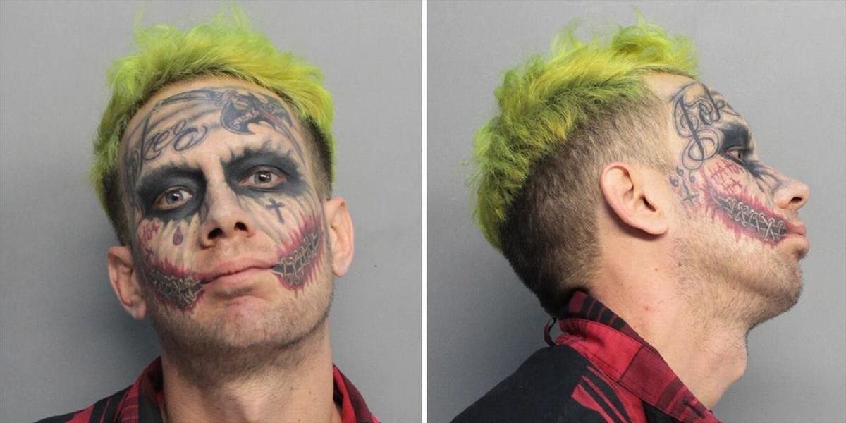Potetovaný "Joker" ohrozoval so zbraňou cestnú premávku v Miami, polícia ho zatkla aj bez pomoci Batmana