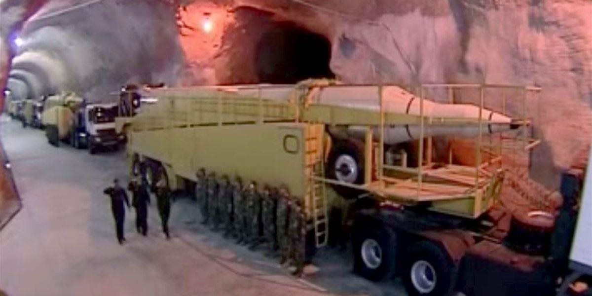 Irán vybudoval tretiu podzemnú továreň na balistické rakety