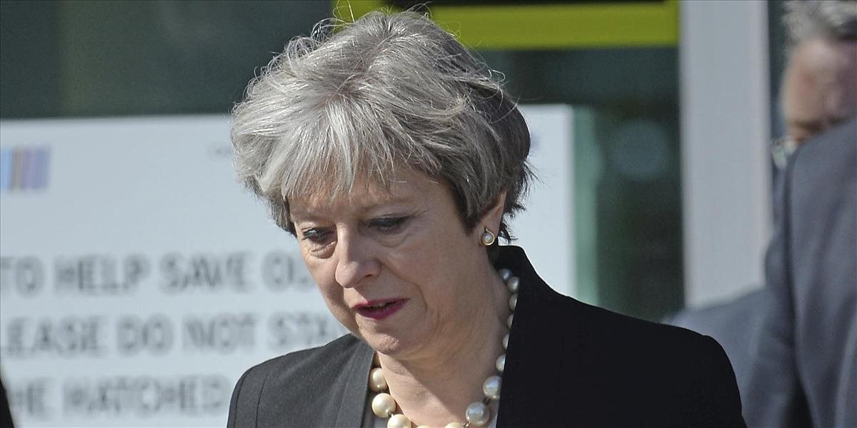 Náskok vládnucich konzervatívcov po útoku v Manchestri klesol na 5 %