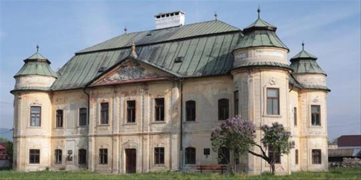 Krásny barokový kaštieľ v Hronseku potrebuje aspoň milión eur