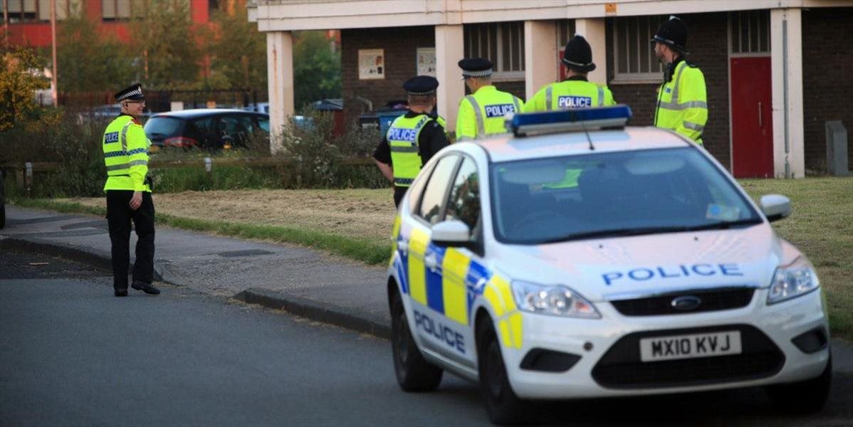 Britská polícia zadržala ďalšieho podozrivého v prípade útoku v Manchestri