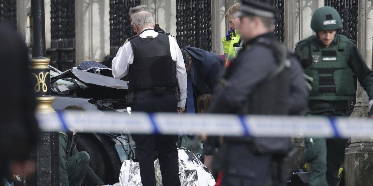 Britská MI5 začala preverovať svoj postup v prípade útoku v Manchestri