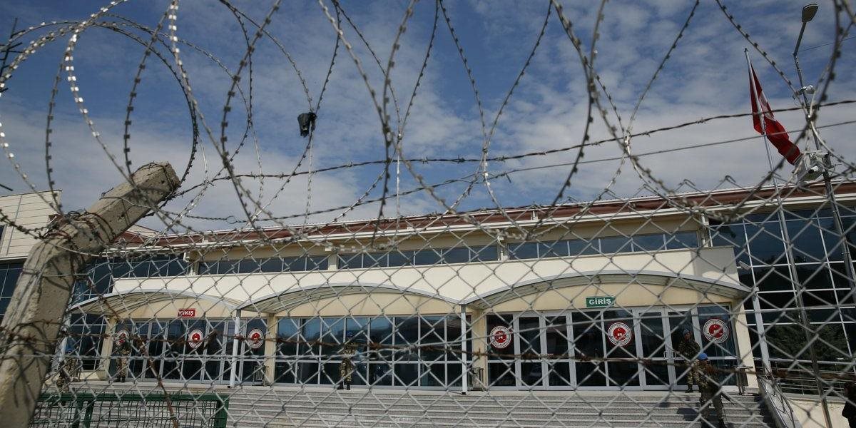 Nemeckí diplomati môžu navštíviť prekladateľku, ktorá je väznená v Turecku