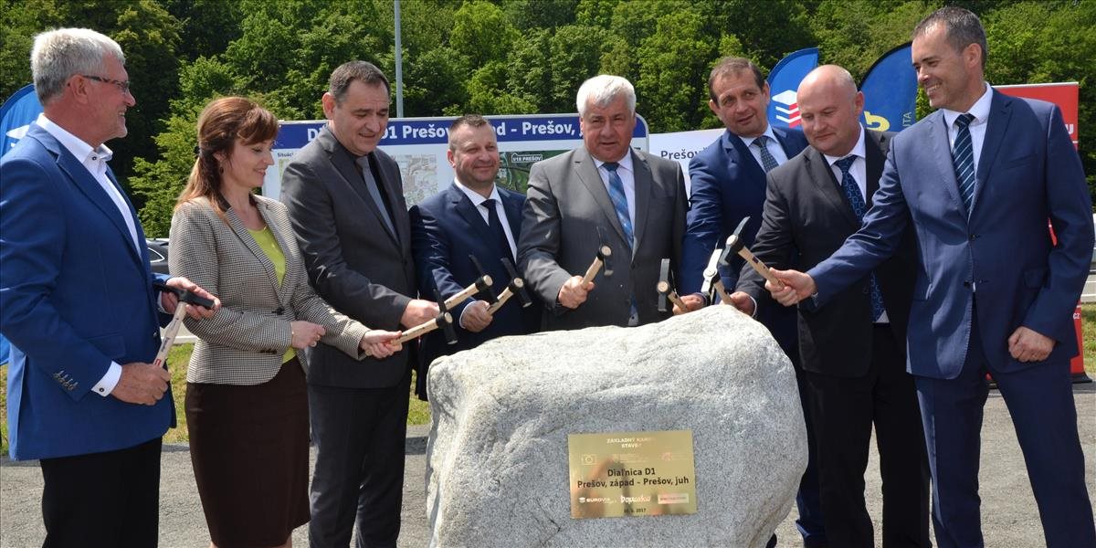Poklepaním kameňa symbolicky odštartovali výstavbu diaľničného obchvatu Prešova