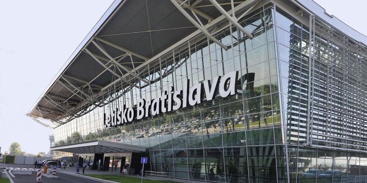 Bratislavské letisko čaká v sezóne 2000 dovolenkových letov