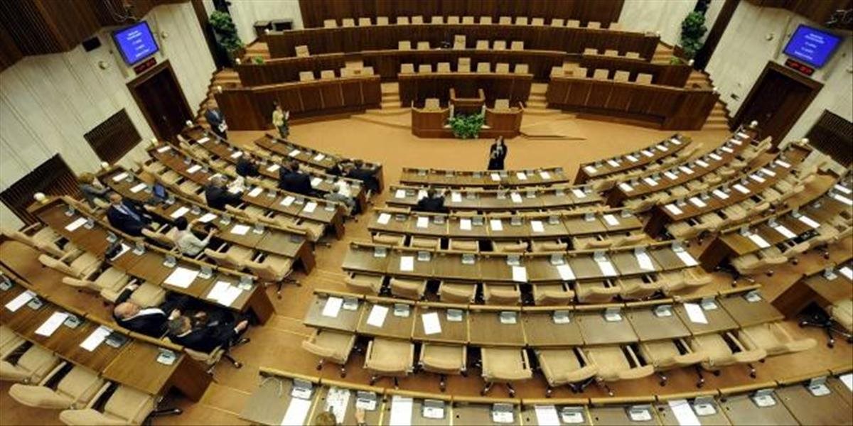 Opozícia predložila až päť ústavných zmien