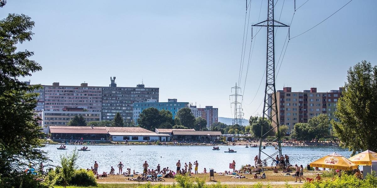 Polícia vvšetruje okolnosti úmrtia ženy na bratislavskom jazere