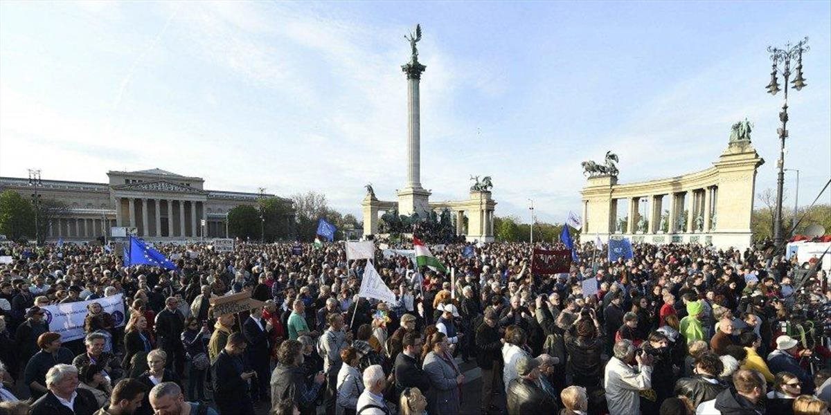 Stovky extrémistov skandovali v Budapešti "Preč s Trianonom!"