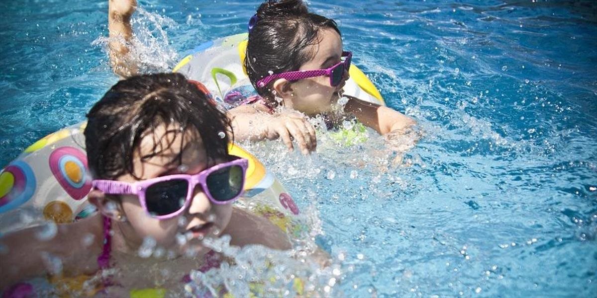Slnečné okuliare s UV filtrom by mali nosiť už malé deti, za ostrých slnečných lúčov by mali byť samozrejmosťou