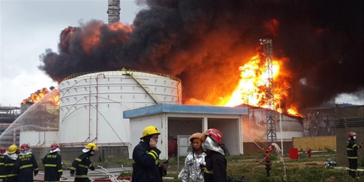 VIDEO V Číne vybuchla cisterna s plynom v petrochemickej továrni, zomrelo osem ľudí