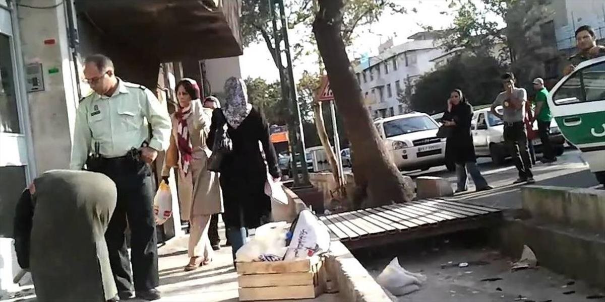 Aktualizované V Teheráne to dnes riadne vrie, útoky samovražedných atentátnikov si vyžiadali 12 ľudských životov