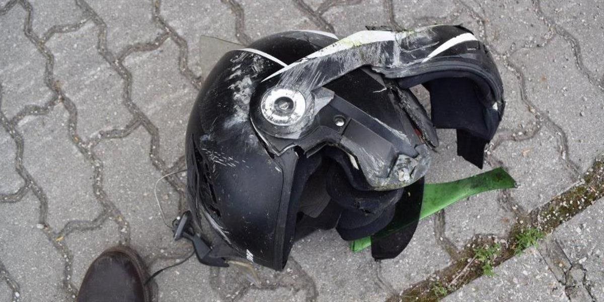 FOTO Motorkári nehazardujte: V Kútnikoch zomrel ďalší motocyklista po náraze do stĺpa