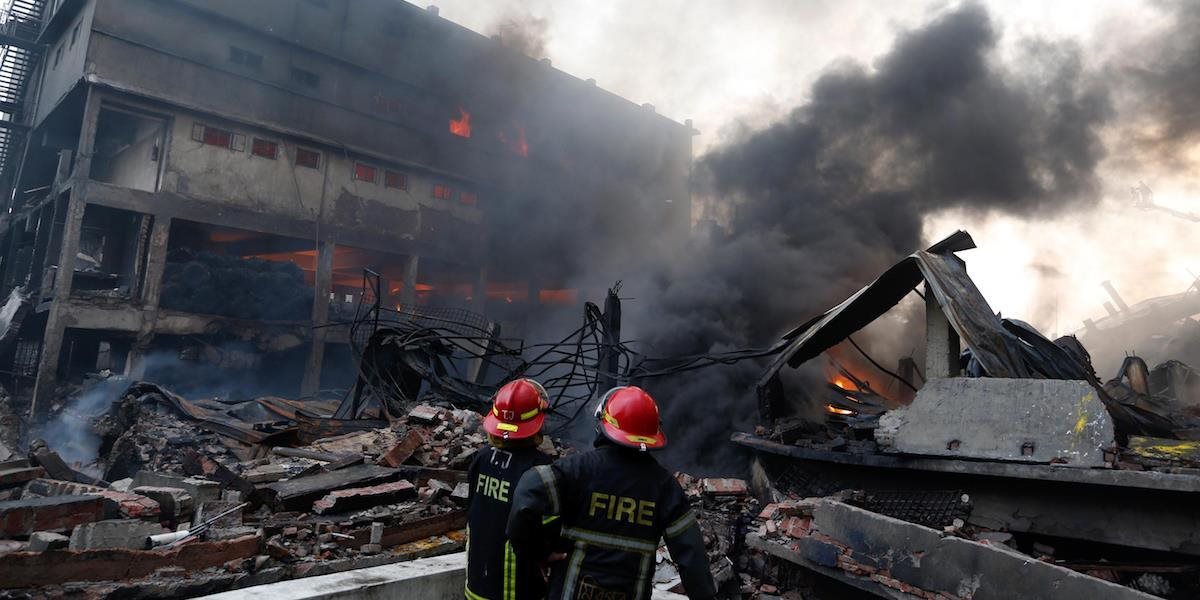 Požiar pyrotechnickej továrne v Indii: Zahynulo 25 ľudí