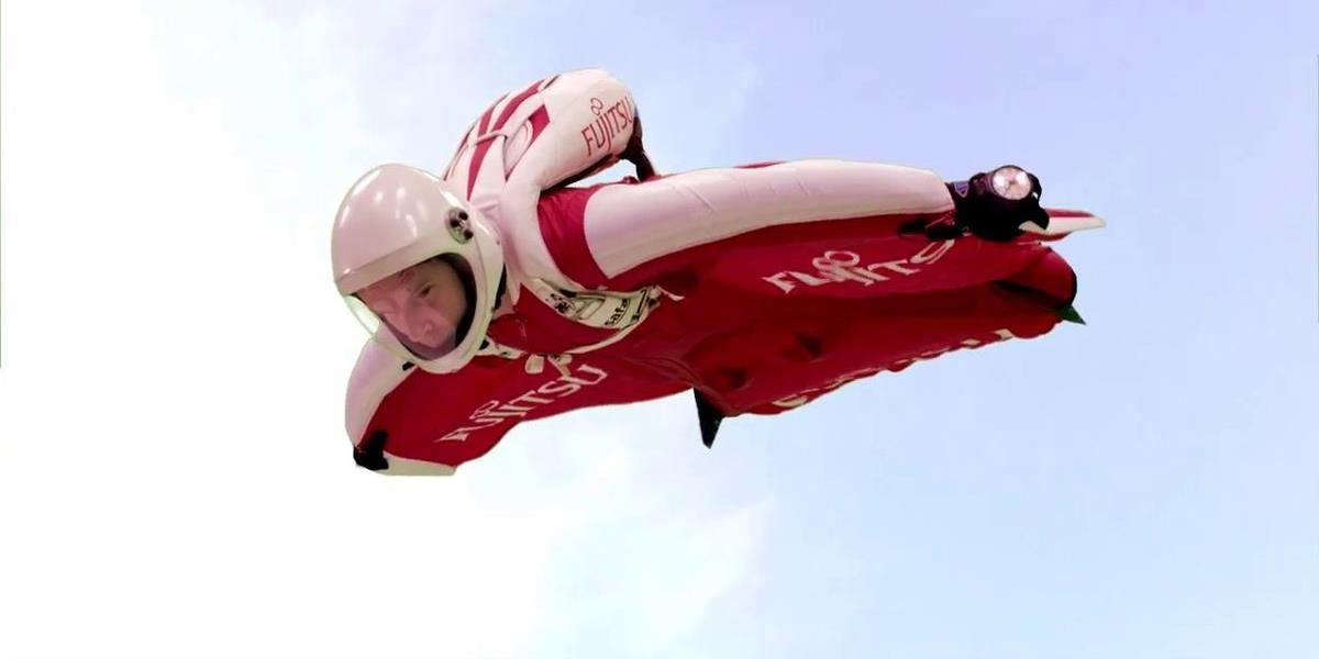 VIDEO Brit Fraser Corsan vytvoril svetový rekord v rýchlosti pádu pri zoskoku wingsuit